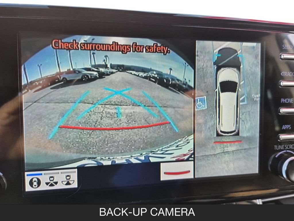 Used 2023 Toyota Sienna Platinum FWD image 23