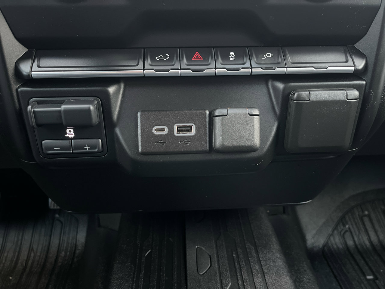 Used 2022 GMC Sierra 3500 Pro w/ Convenience Package image 43