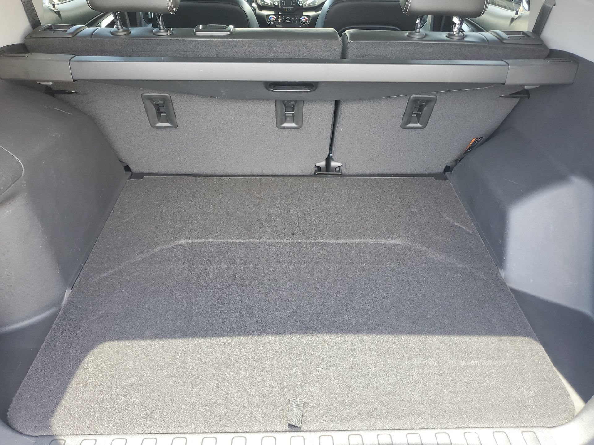 Used 2023 GMC Terrain SLT w/ LPO, Floor Liner Package FWD image 8