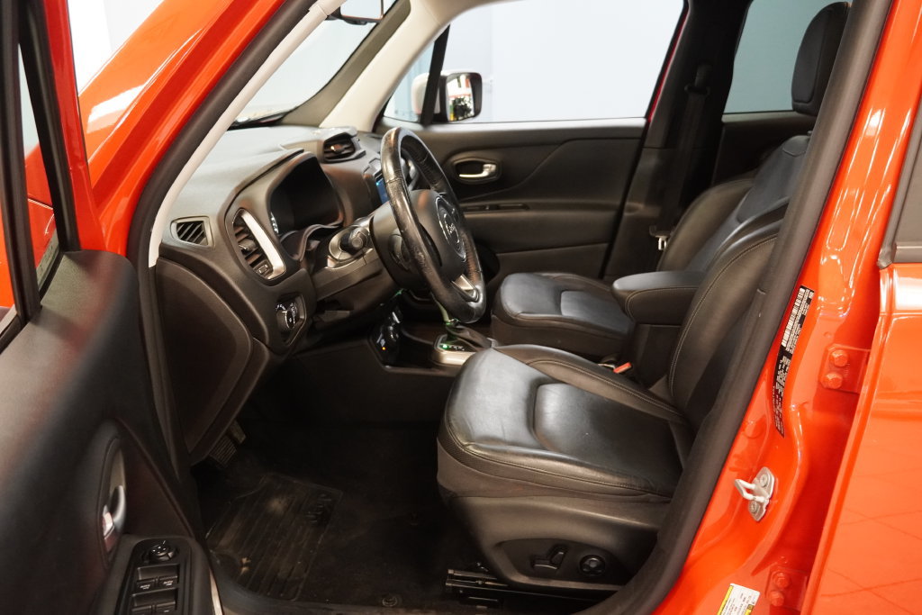 Used 2018 Jeep Renegade Limited AWD/4WD image 5