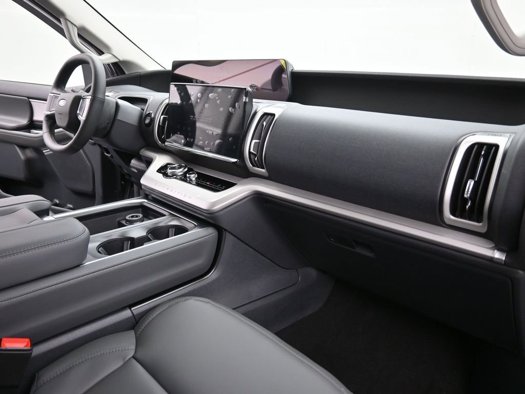 New 2026 Ford Expedition Active image 26