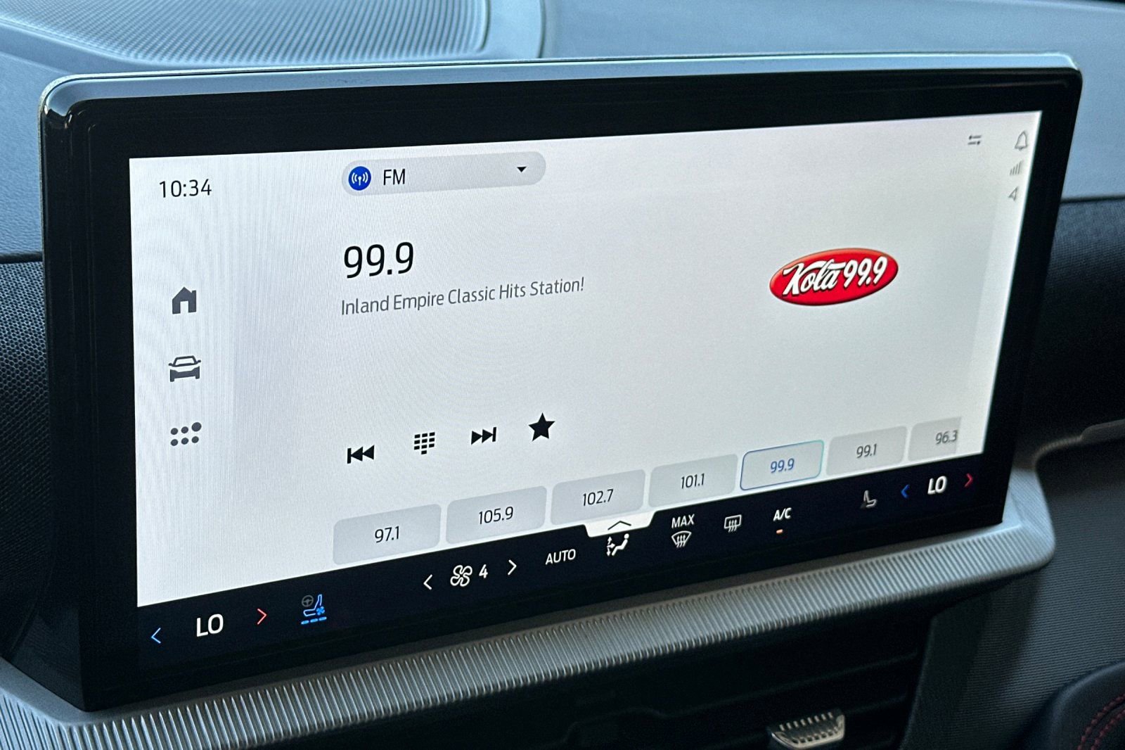 Used 2025 Ford Explorer ST image 19