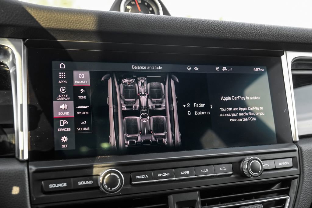 Used 2020 Porsche Macan image 32