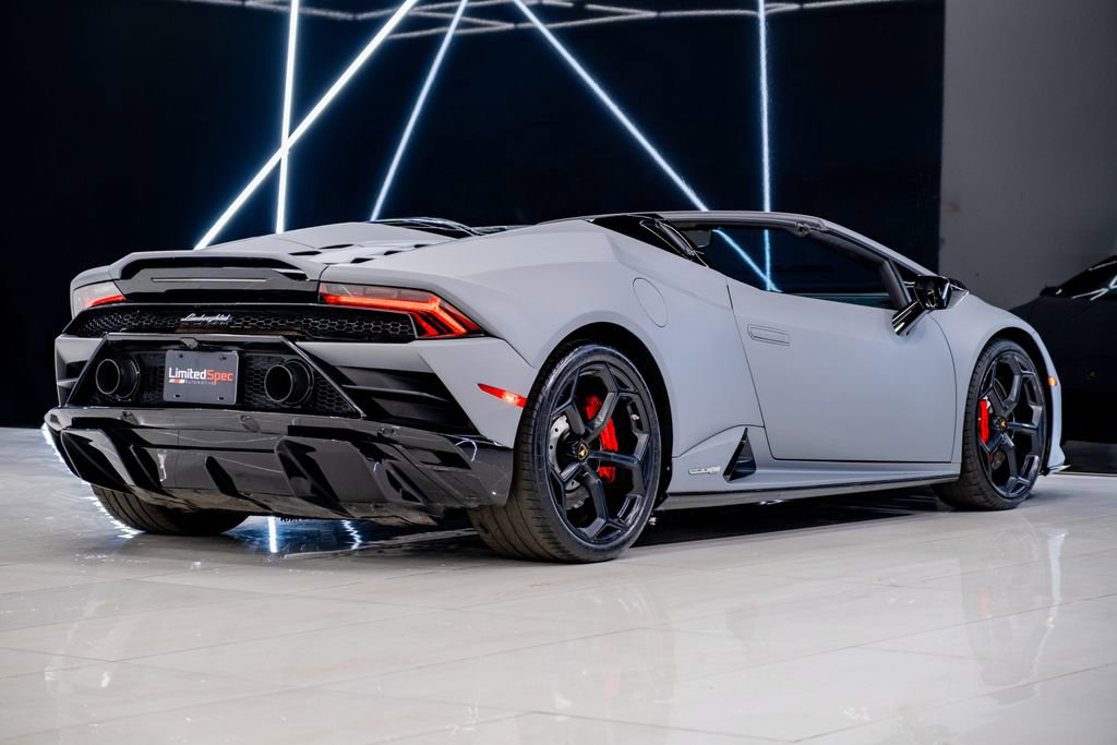 Used 2020 Lamborghini Huracan EVO image 19