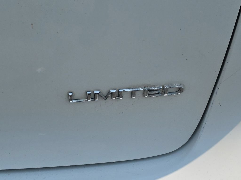 Used 2020 Chrysler Pacifica Limited FWD image 8