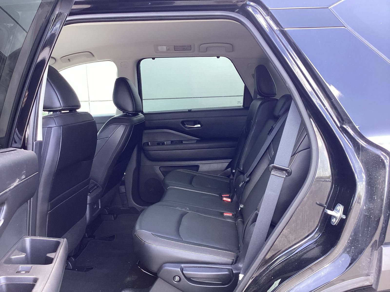 Used 2023 Nissan Pathfinder SL w/ Lighting Package (N92) AWD/4WD image 6