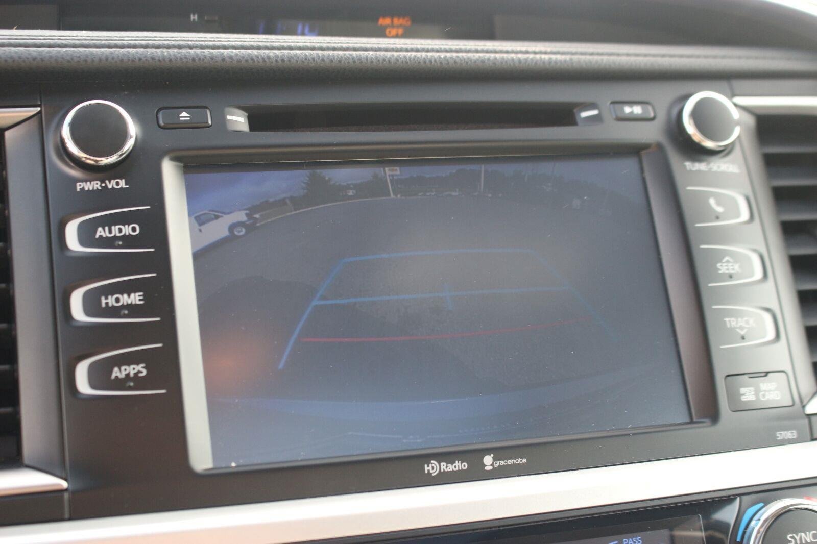 Used 2015 Toyota Highlander XLE FWD image 23
