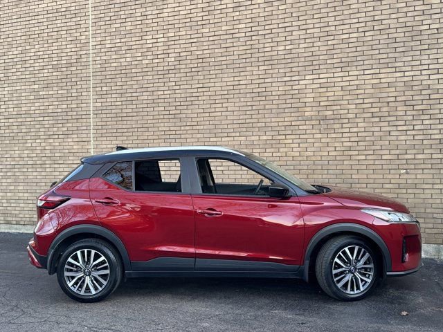 Used 2023 Nissan Kicks SV image 6