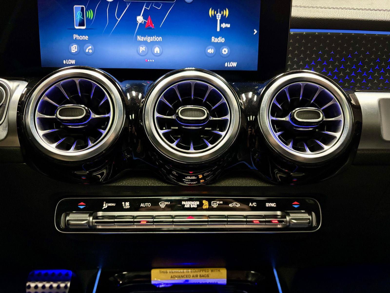 Used 2024 Mercedes-Benz GLB 35 AMG 4MATIC image 37