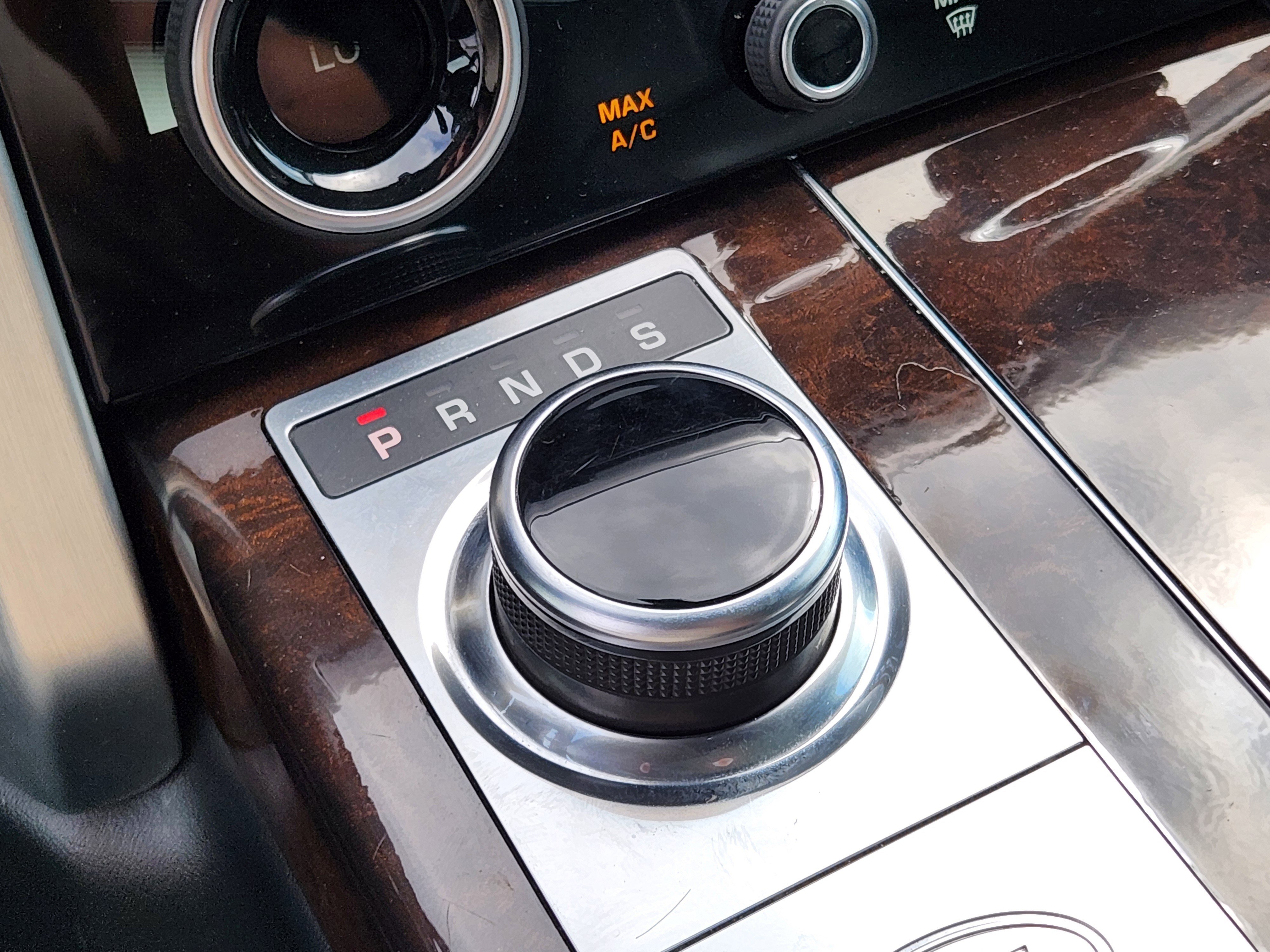 Used 2020 Land Rover Range Rover HSE image 23