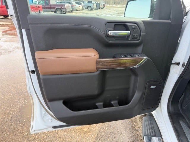 Used 2021 Chevrolet Silverado 1500 High Country w/ Technology Package image 17