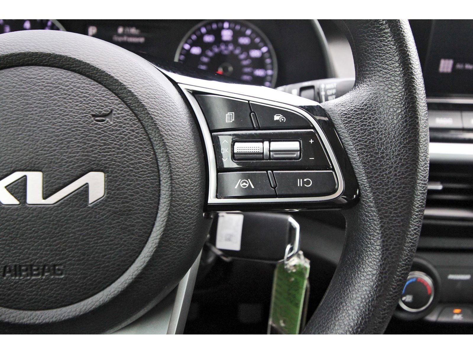 Used 2024 Kia Forte LXS image 19