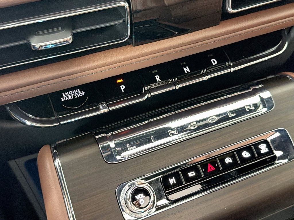 New 2026 Lincoln Aviator Reserve AWD/4WD image 17