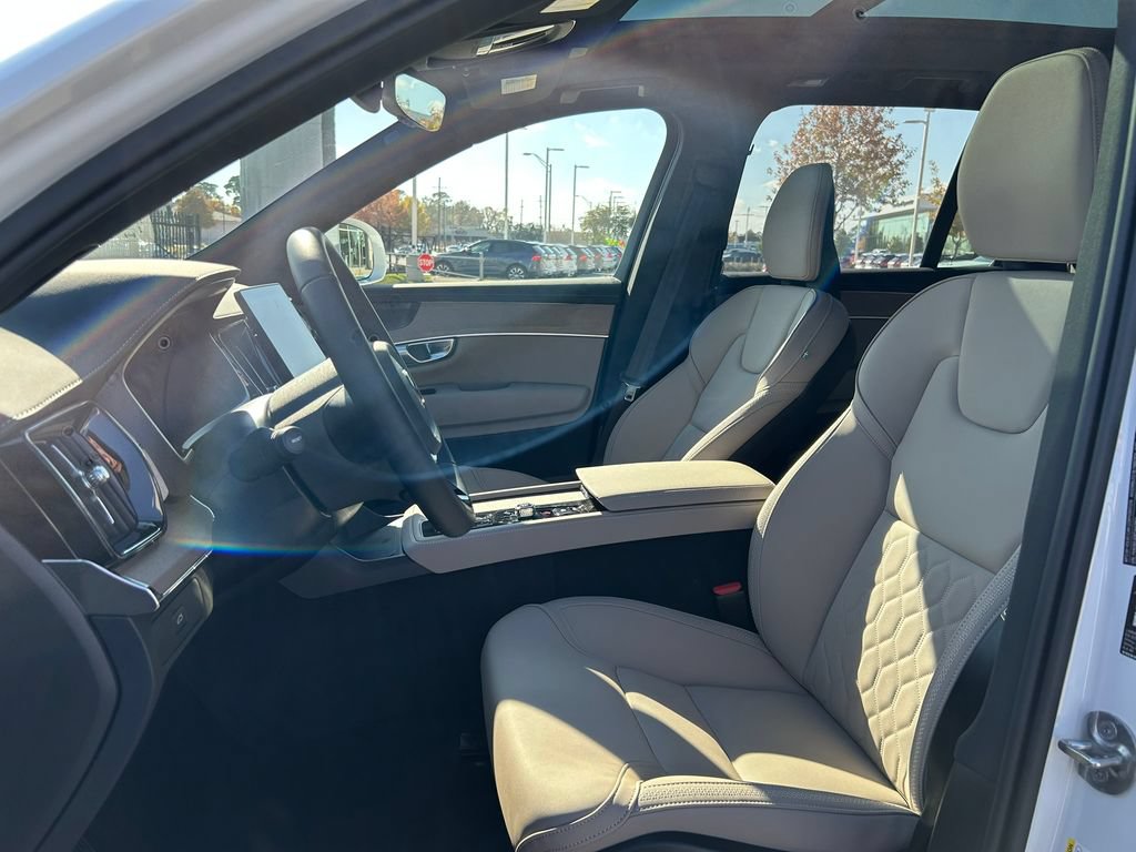 New 2026 Volvo XC90 B6 Plus w/ Protection Package AWD/4WD image 12