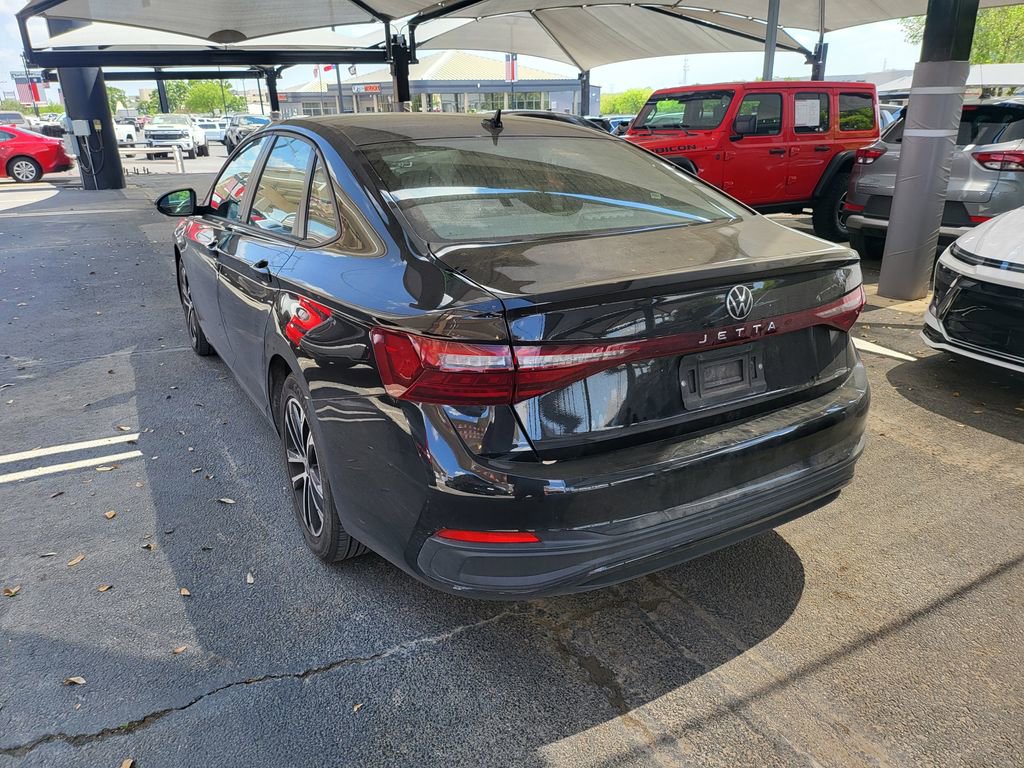 Used 2025 Volkswagen Jetta Sport FWD image 7