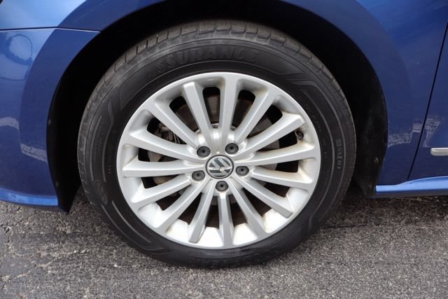 Used 2017 Volkswagen Passat 1.8T SE FWD image 39