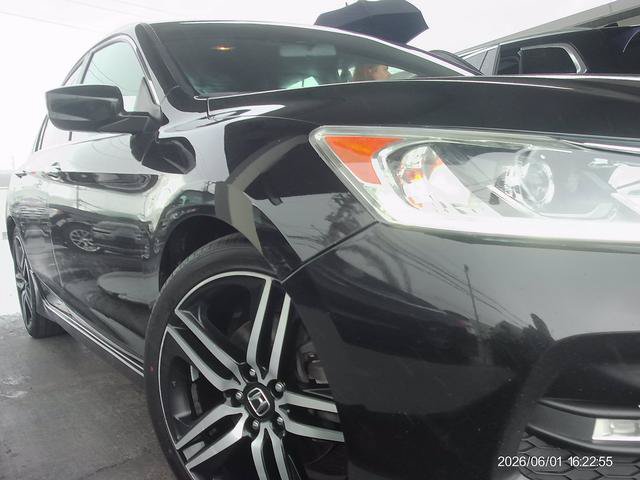 Used 2017 Honda Accord Sport image 15