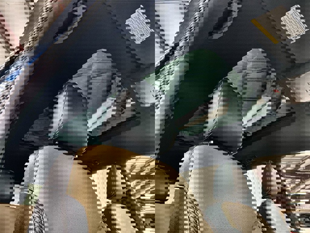 Used 2022 Volkswagen Atlas Cross Sport SEL R-Line image 28