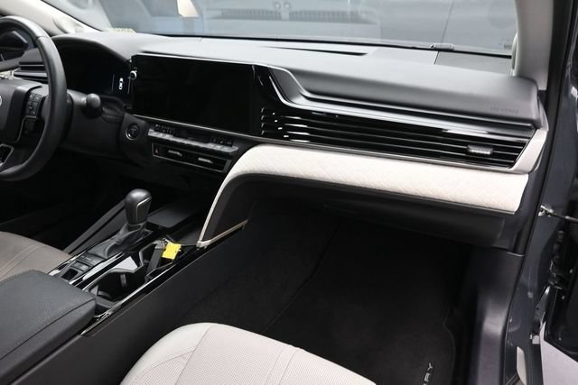 Used 2025 Toyota Camry XLE w/ Premium Package FWD image 34