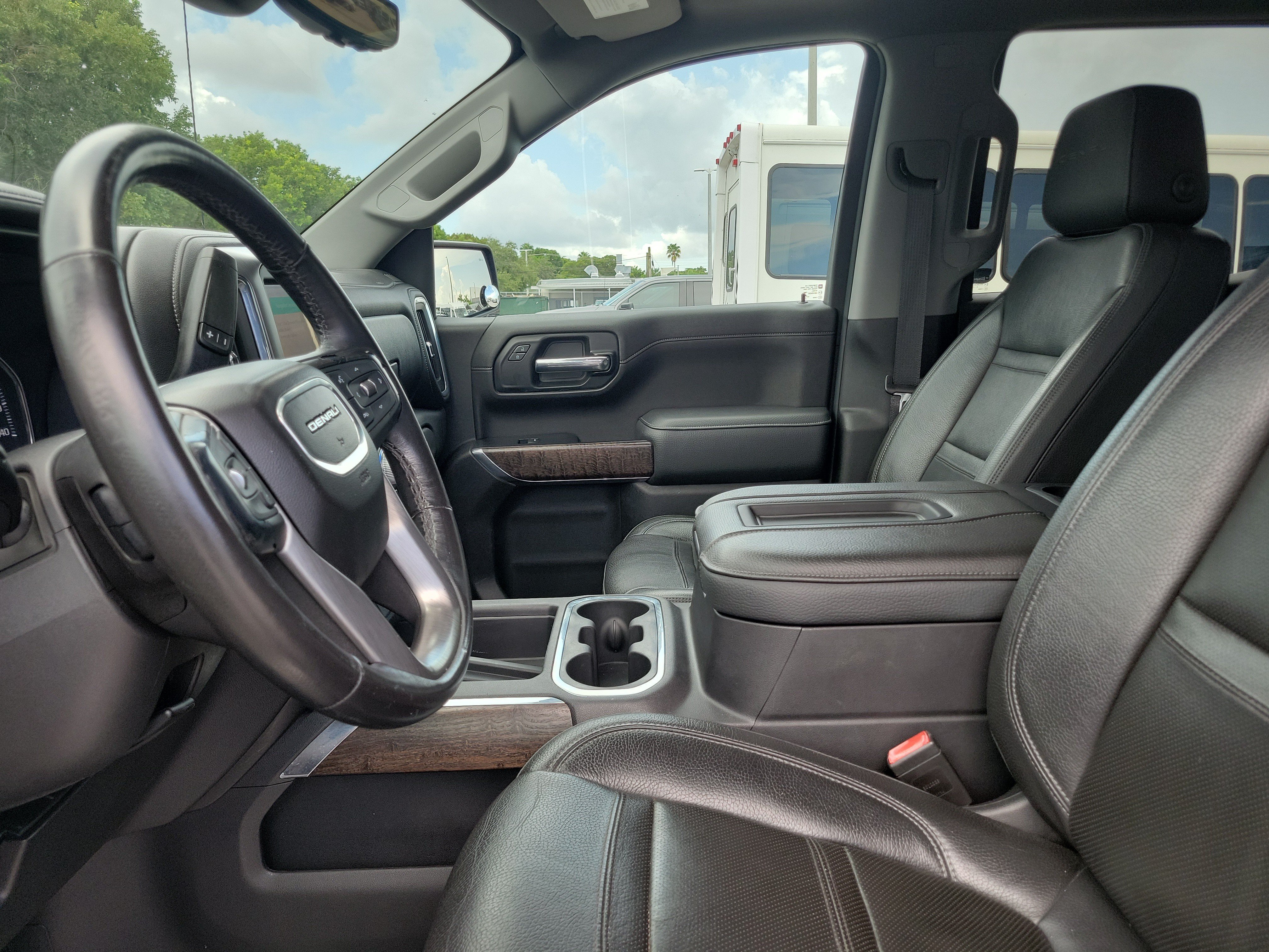 Used 2020 GMC Sierra 1500 Denali w/ Denali Ultimate Package AWD/4WD image 13