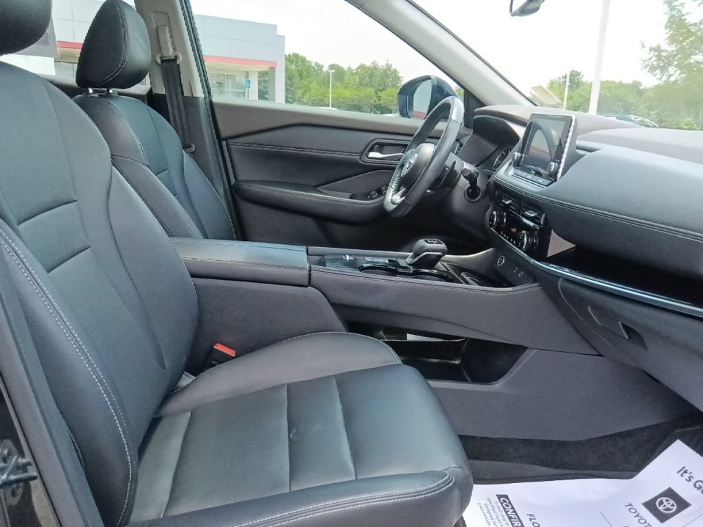 Used 2023 Nissan Rogue SL FWD image 32