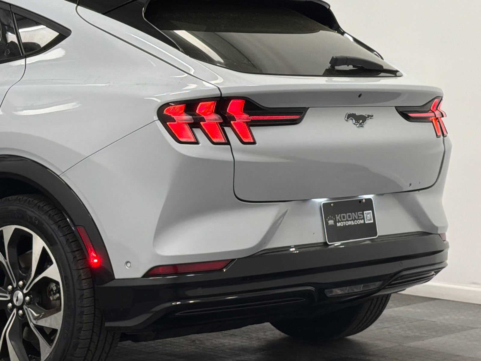 Used 2023 Ford Mustang Mach-E Premium image 6