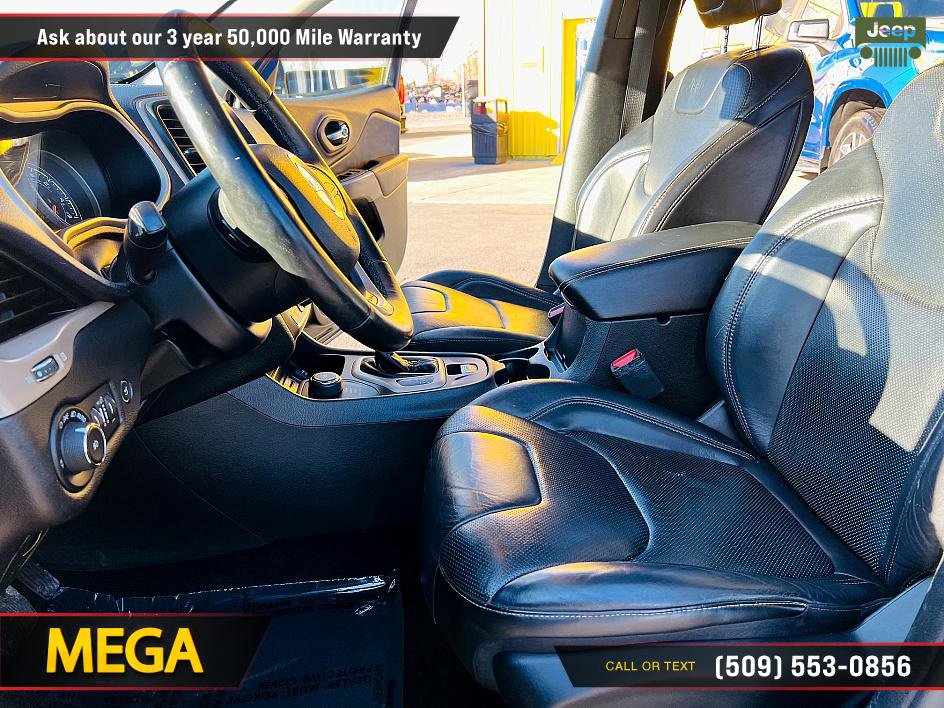 Used 2017 Jeep Cherokee Limited w/ Luxury Group image 16