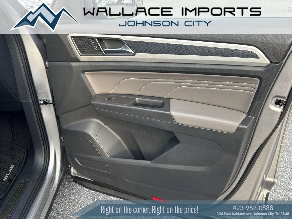 Used 2022 Volkswagen Atlas Cross Sport SEL AWD/4WD image 37