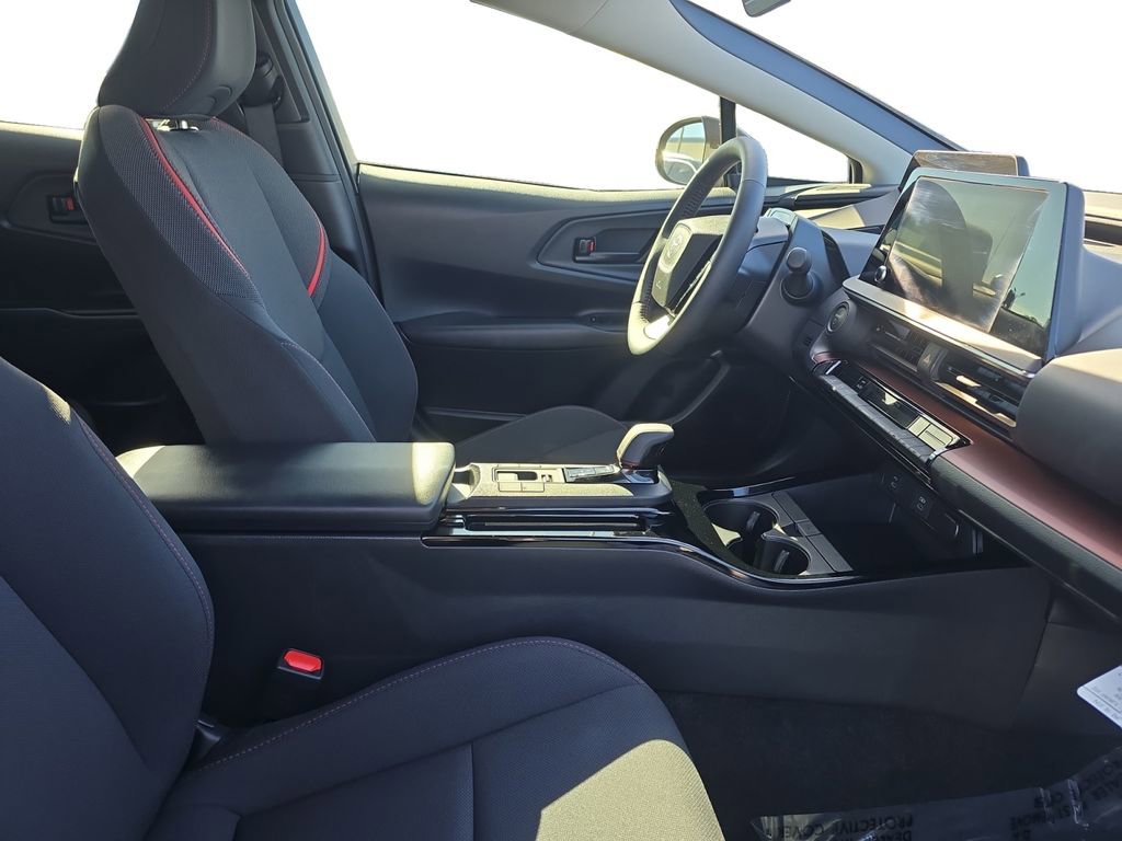 Used 2025 Toyota Prius Plug-In Hybrid image 16