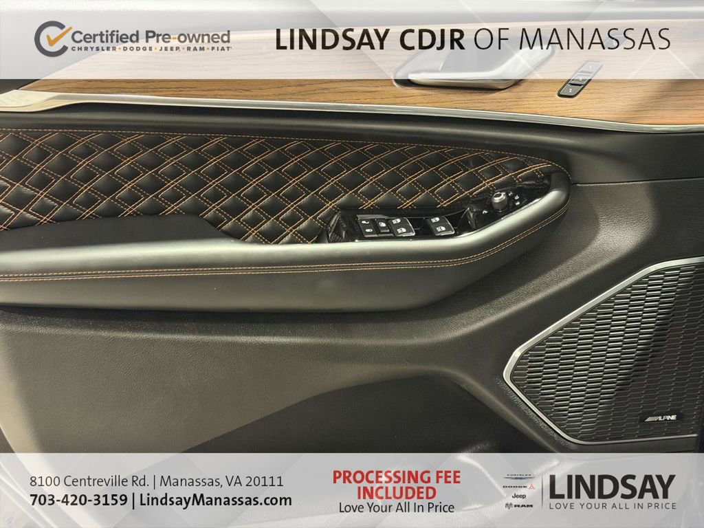 Certified 2022 Jeep Grand Cherokee Summit w/ Luxury Tech Group V AWD/4WD image 16