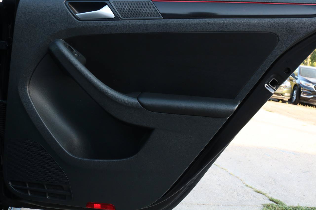 Used 2017 Volkswagen Jetta GLI FWD image 33