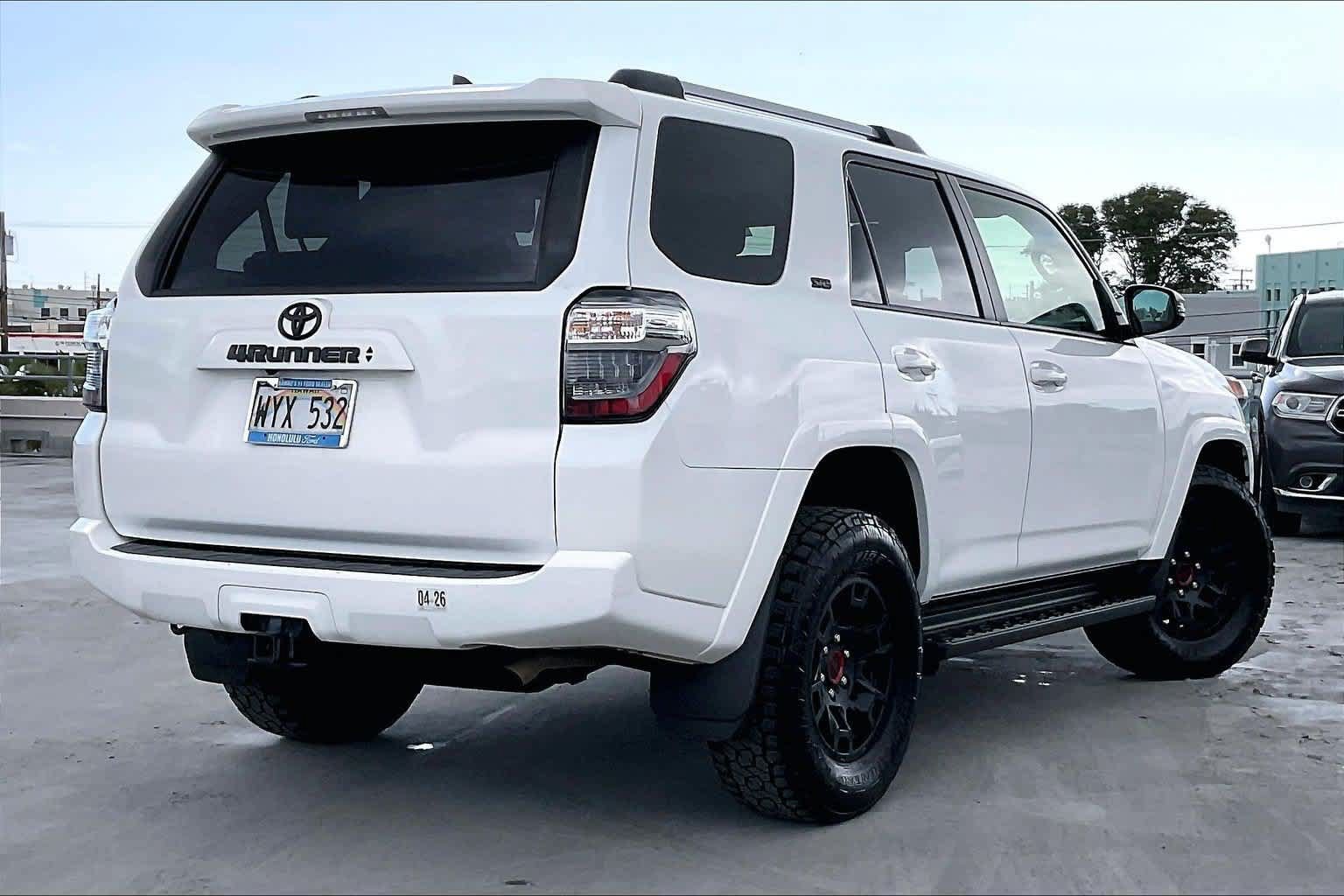 Used 2024 Toyota 4Runner SR5 Premium RWD image 22