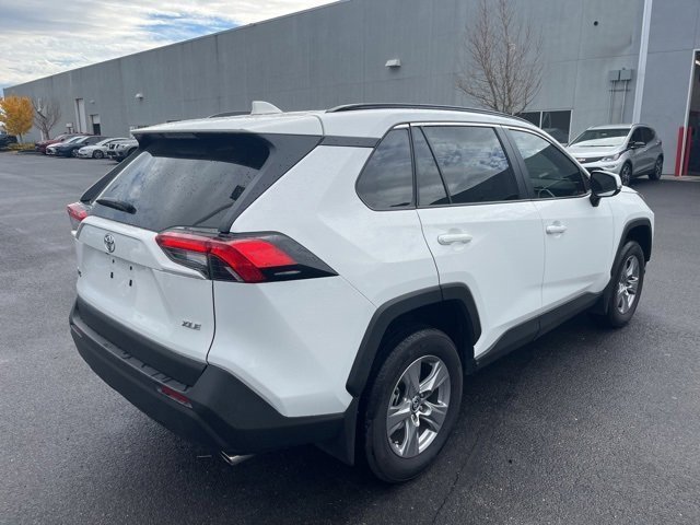 Used 2025 Toyota RAV4 XLE image 5