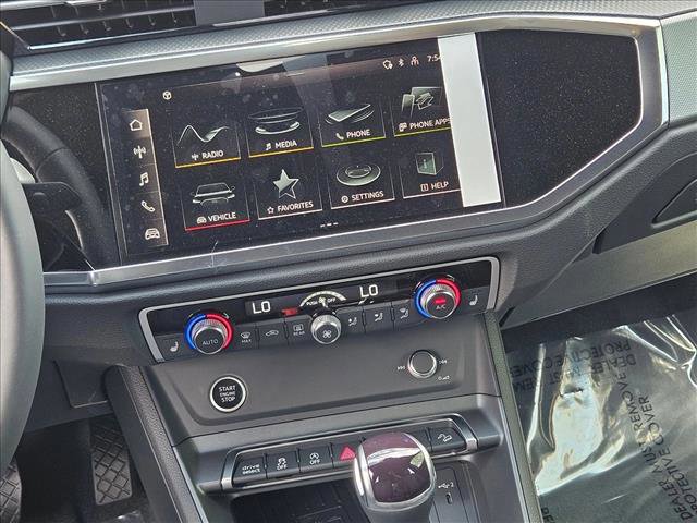 New 2025 Audi Q3 2.0T Premium image 13