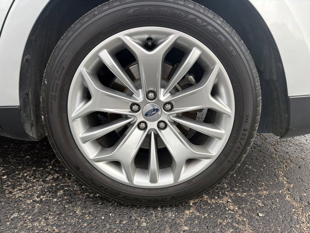 Used 2019 Ford Taurus Limited FWD image 36