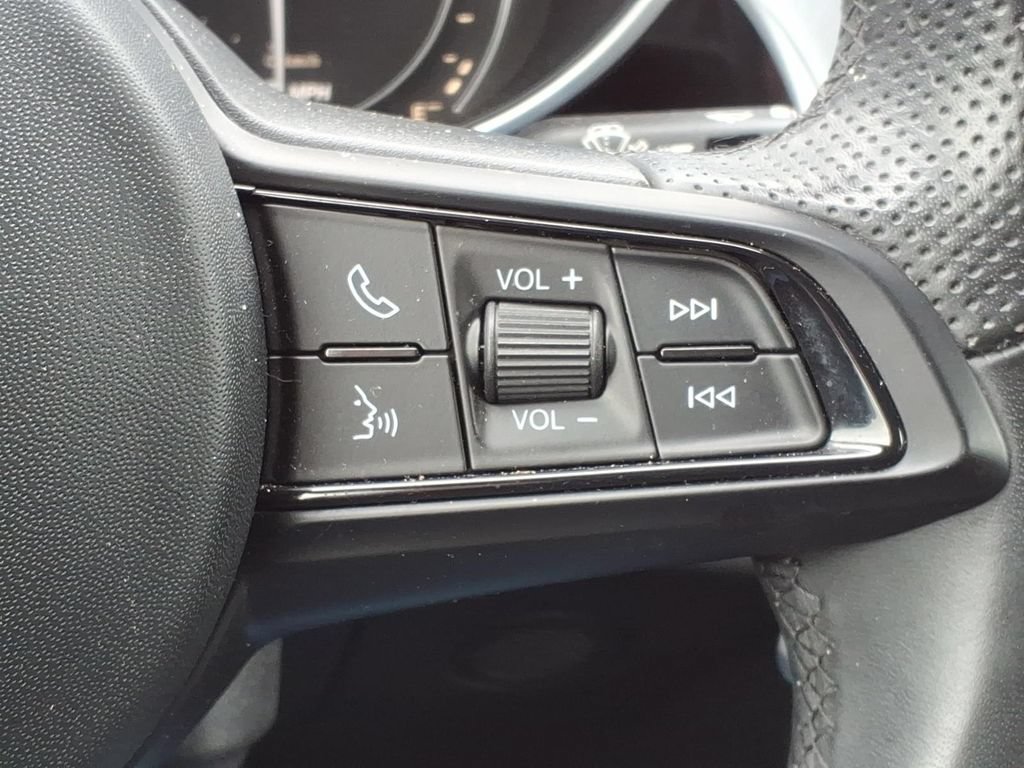 Used 2023 Alfa Romeo Giulia Sprint RWD image 28