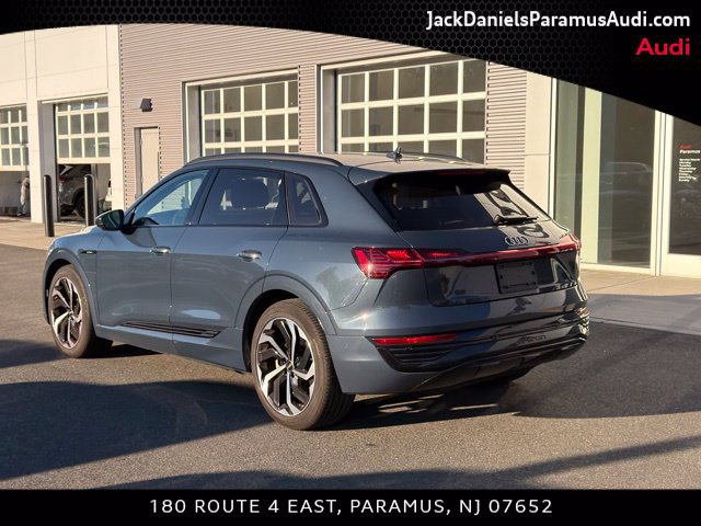 Used 2024 Audi Q8 e-tron Premium Plus w/ Premium Plus Package AWD/4WD image 4