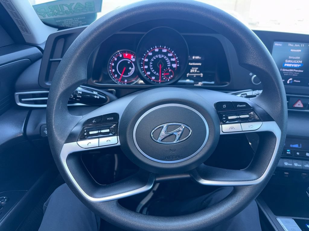 Used 2022 Hyundai Elantra SEL FWD image 21