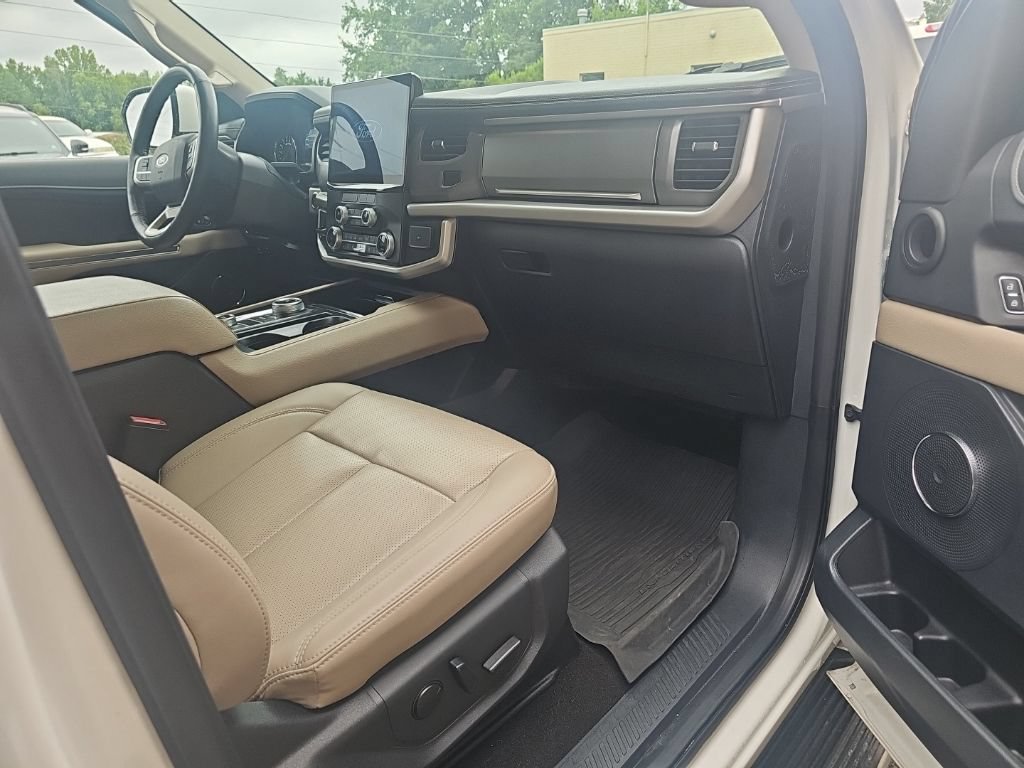 Used 2022 Ford Expedition Max XLT AWD/4WD image 10