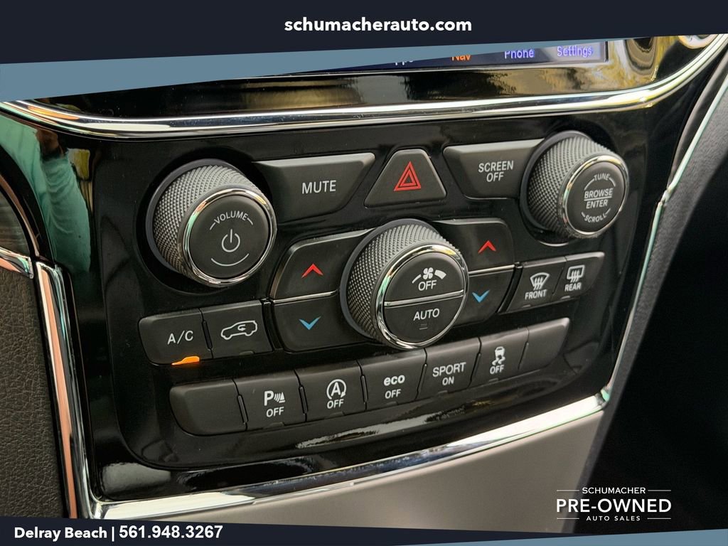 Used 2020 Jeep Grand Cherokee Limited AWD/4WD image 23