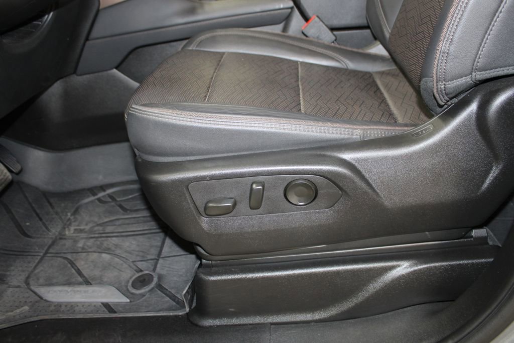 Used 2024 Chevrolet Tahoe High Country image 14