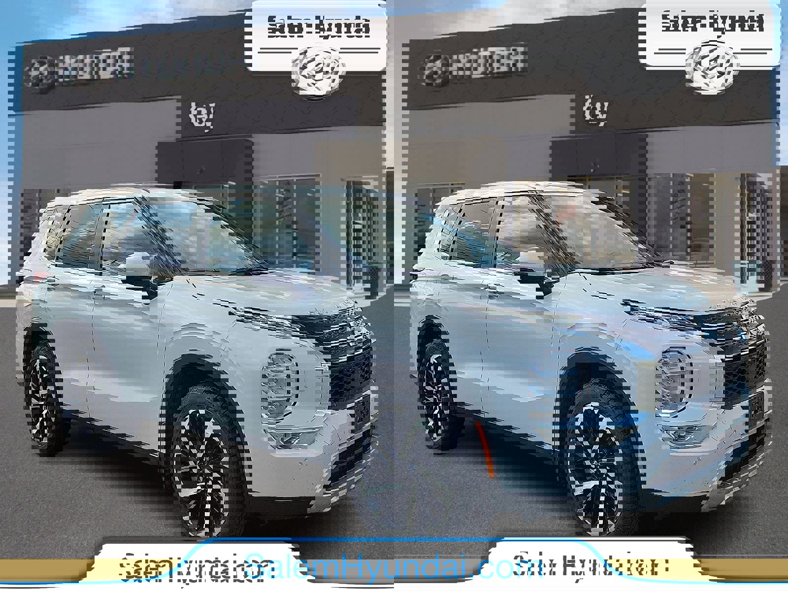 Used 2023 Mitsubishi Outlander SE