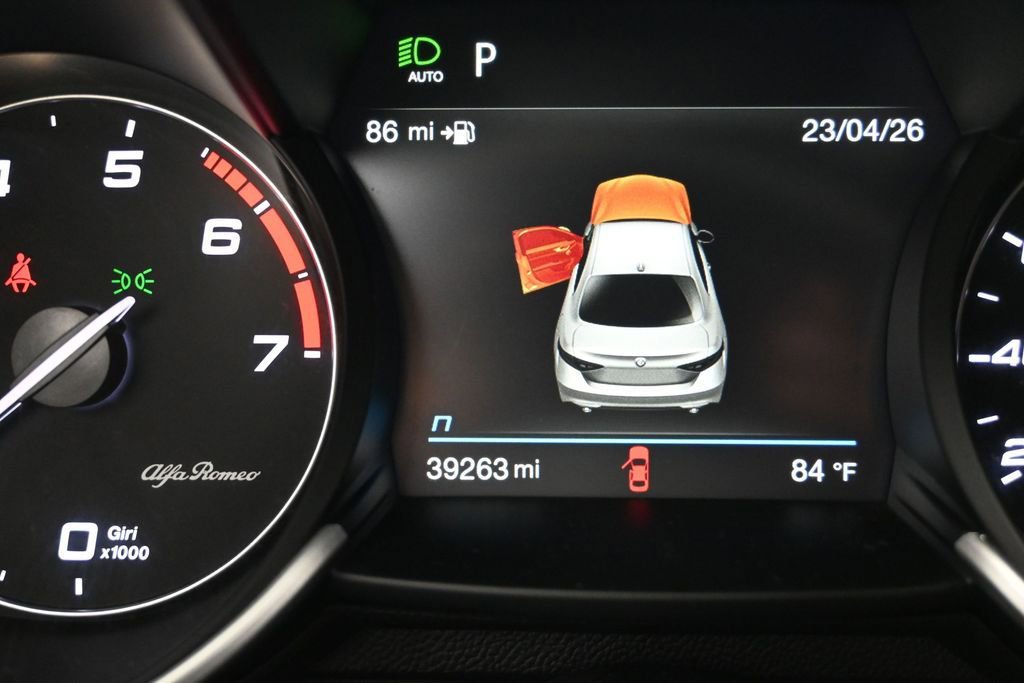 Used 2023 Alfa Romeo Giulia Ti RWD image 15