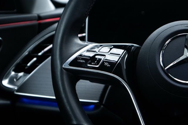 Used 2025 Mercedes-Benz E 450 4MATIC All-Terrain Wagon image 17