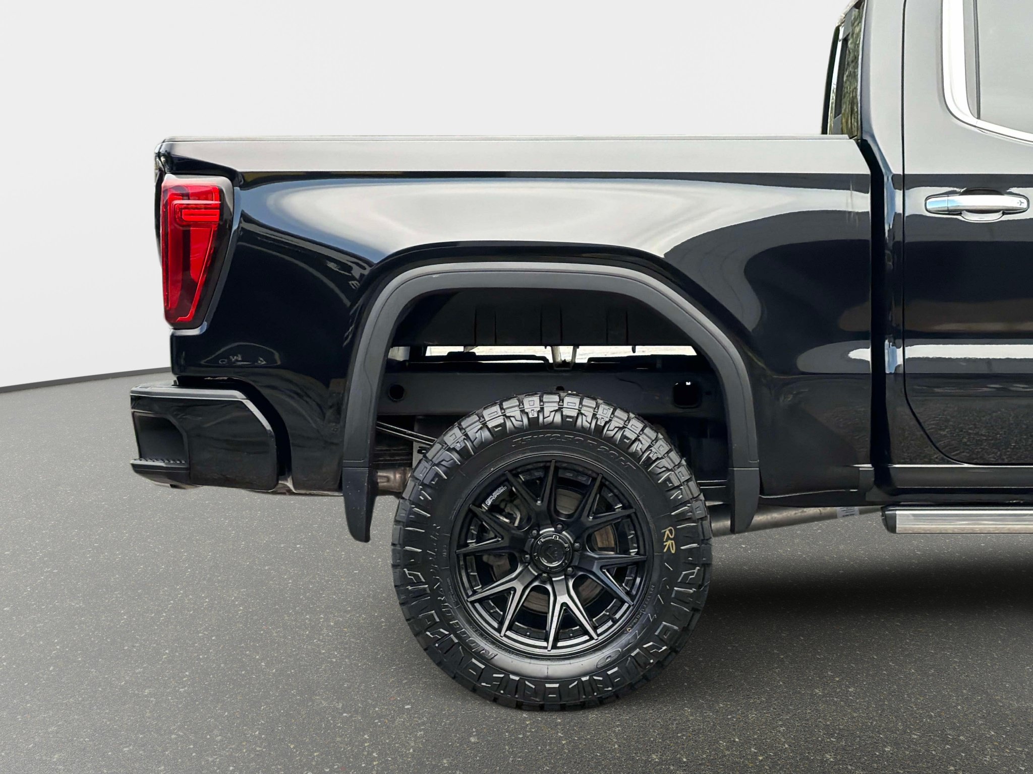 Used 2026 GMC Sierra 1500 Denali Ultimate AWD/4WD image 3