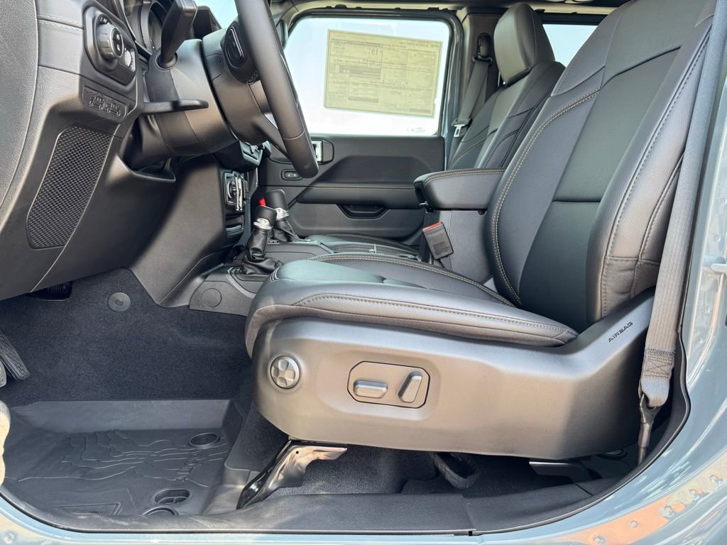 New 2025 Jeep Gladiator Sport w/ Premium Package image 9