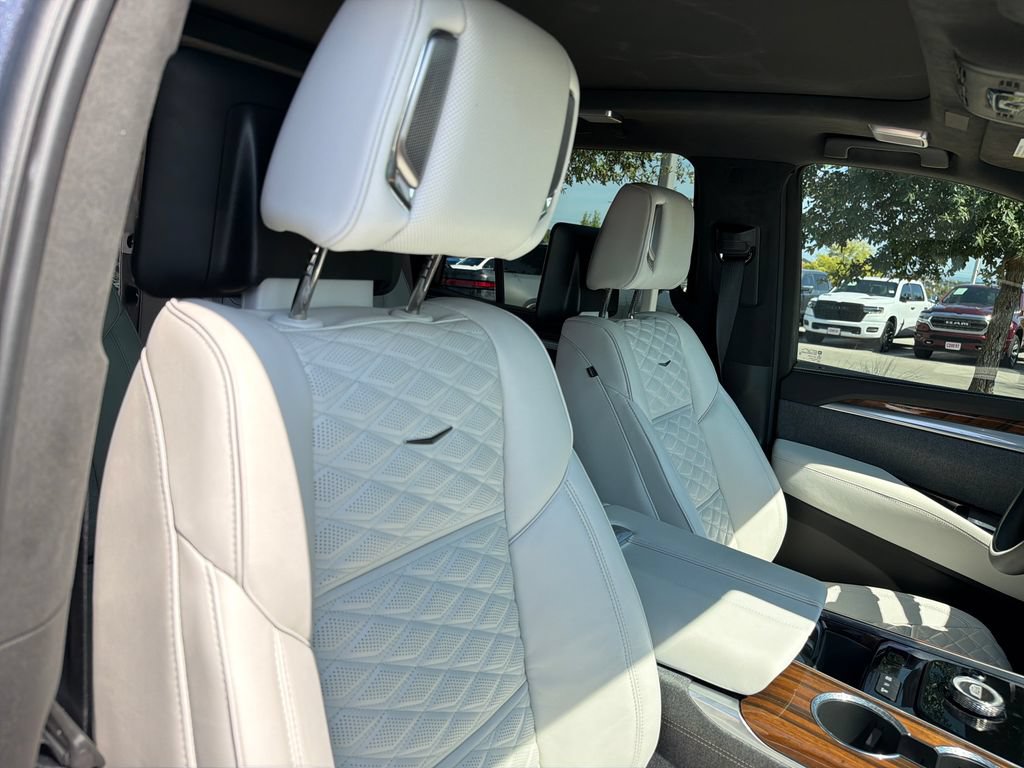 Used 2025 Cadillac Escalade Sport Platinum AWD/4WD image 42