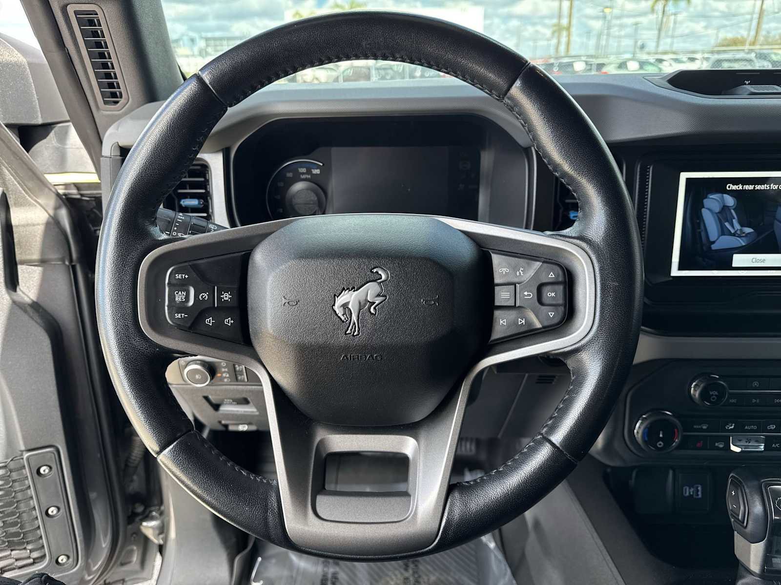 Used 2022 Ford Bronco Black Diamond w/ Sasquatch Package image 21