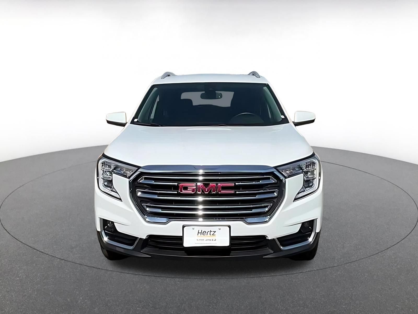 Used 2024 GMC Terrain SLT AWD/4WD image 4