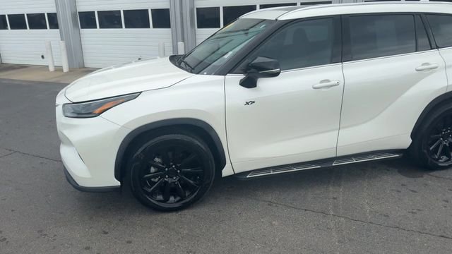 Used 2021 Toyota Highlander XLE FWD image 8